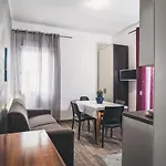 Bulldog Station With Private Wc, Ac, Tv فندق مبيت وإفطار 3*