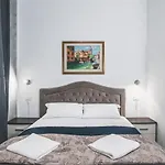 فندق مبيت وإفطار Bulldog Station With Private Wc, Ac, Tv ميستر