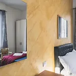 فندق مبيت وإفطار Bulldog Station With Private Wc, Ac, Tv ميستر