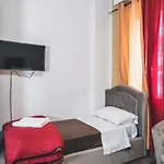 فندق مبيت وإفطار Bulldog Station With Private Wc, Ac, Tv ميستر