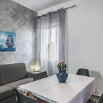 Bulldog Station With Private Wc, Ac, Tv فندق مبيت وإفطار
