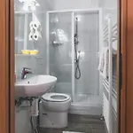 فندق مبيت وإفطار Bulldog Station With Private Wc, Ac, Tv 3*