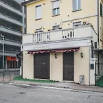 Bulldog Station With Private Wc, Ac, Tv ميستر