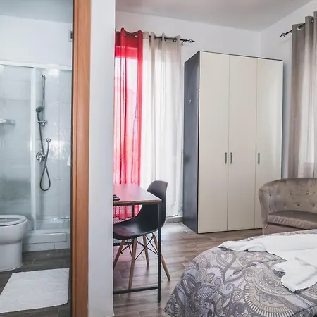Bulldog Station With Private Wc, Ac, Tv B&B 메스트레