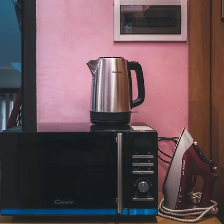 B&B Bulldog Station With Private Wc, Ac, Tv 메스트레