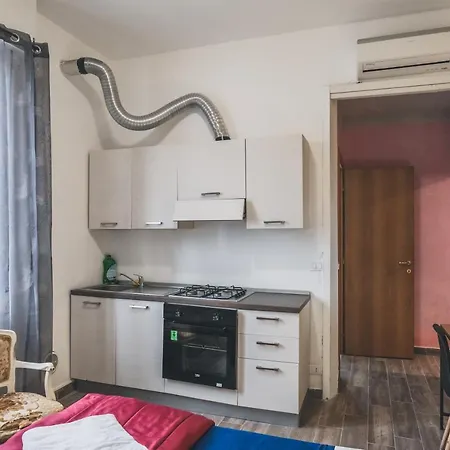 住宿加早餐酒店 Bulldog Station With Private Wc, Ac, Tv