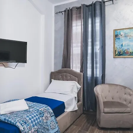 住宿加早餐酒店 Bulldog Station With Private Wc, Ac, Tv 梅斯特雷