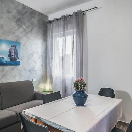 Bulldog Station With Private Wc, Ac, Tv לינה וארוחת בוקר