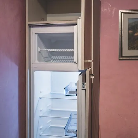 Bulldog Station With Private Wc, Ac, Tv לינה וארוחת בוקר 3*