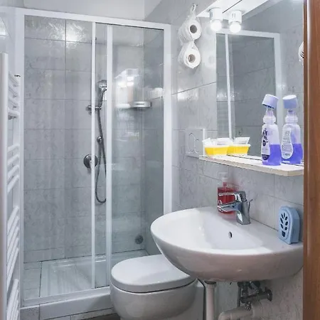 Bulldog Station With Private Wc, Ac, Tv 3*