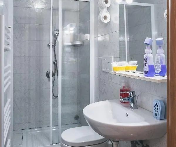 Bulldog Station With Private Wc, Ac, Tv 3*
