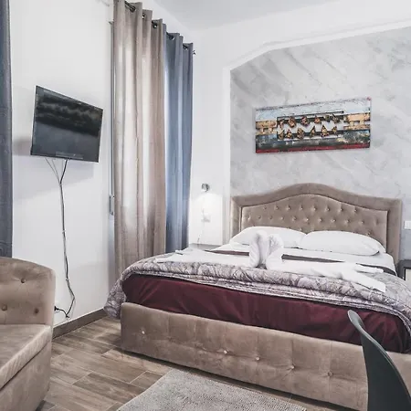 Bulldog Station With Private Wc, Ac, Tv Bed & Breakfast