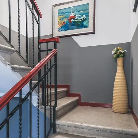 Bulldog Station With Private Wc, Ac, Tv Bed & Breakfast *
