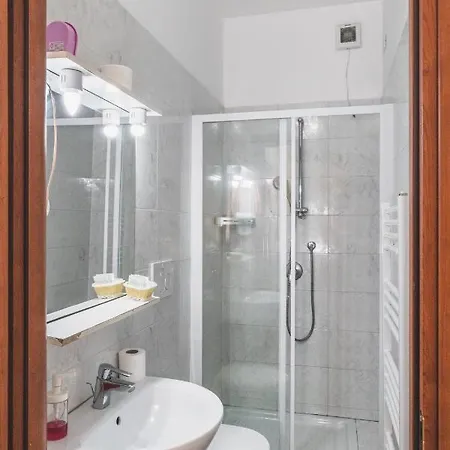 Bulldog Station With Private Wc, Ac, Tv