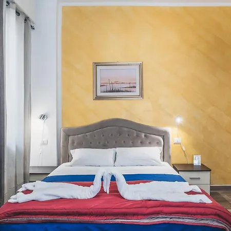 Bulldog Station With Private Wc, Ac, Tv *