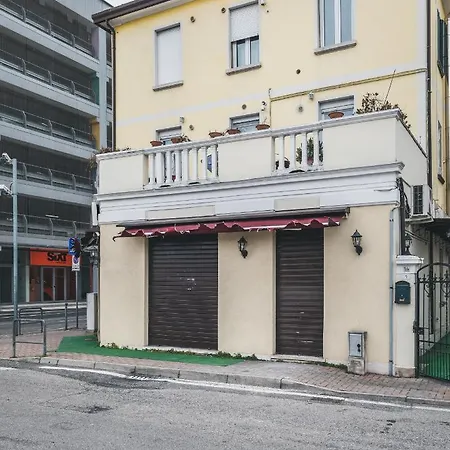 Bulldog Station With Private Wc, Ac, Tv Mestre
