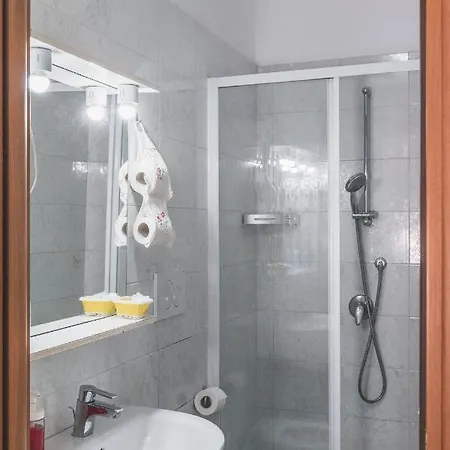 Bulldog Station With Private Wc, Ac, Tv